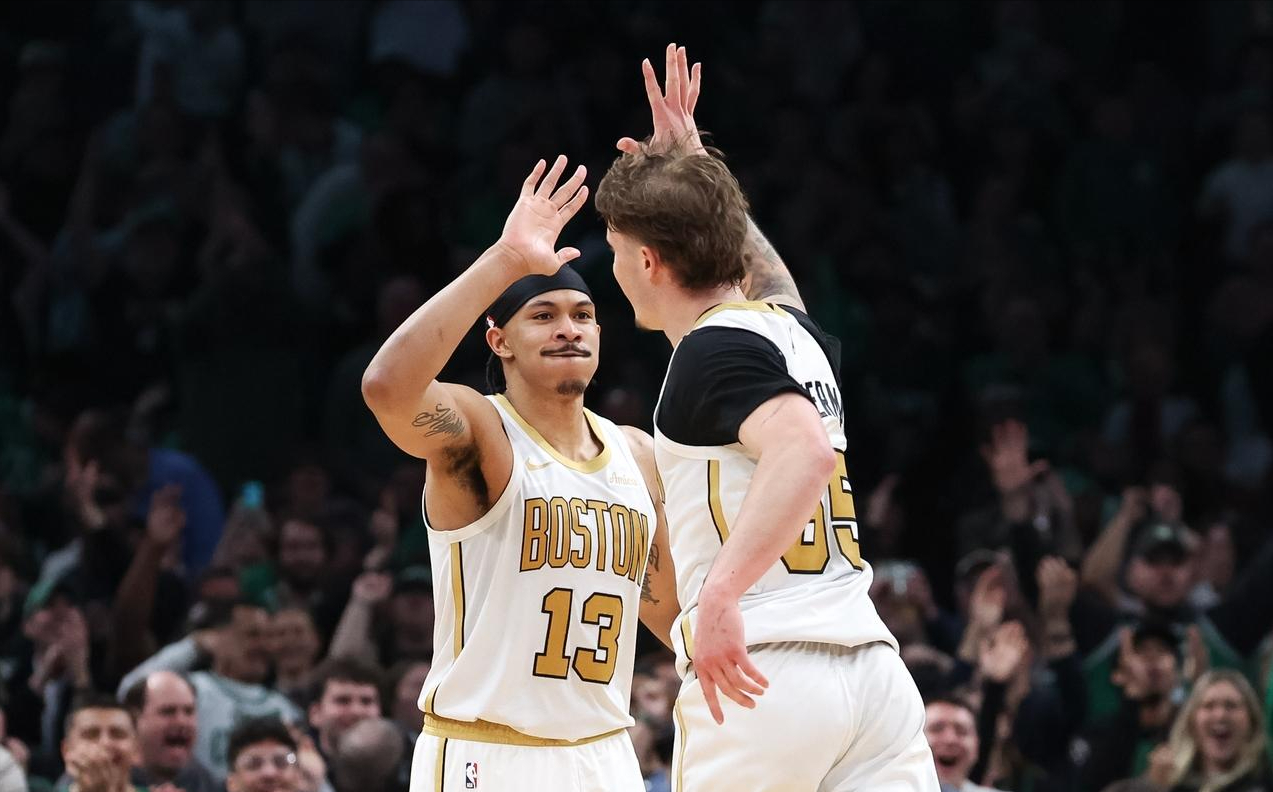 99贵宾会集团-常规赛收官战红黑榜，绿军展现深度掘金展现决心，一队搬石砸脚